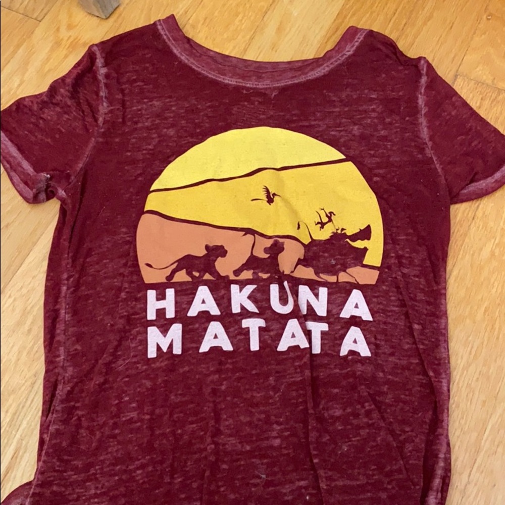 sheer lion king maroon t-shirt